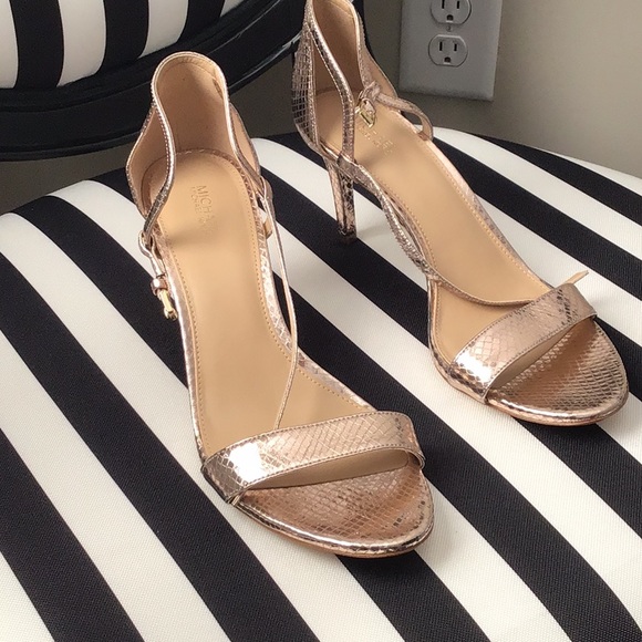 🔥Coming In Hot🔥 - Picture 2 of 4